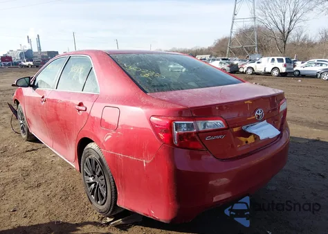 2013 Toyota Camry Le z USA, uszkodzony, nr VIN 4T4BF1FKXDR302840